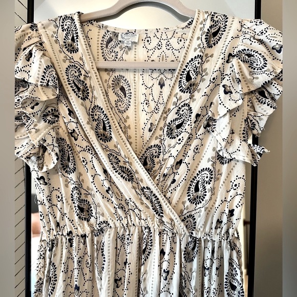 Francesca’s Flowy Dress 👗 Never worn ! Size Medium. - Picture 2 of 4